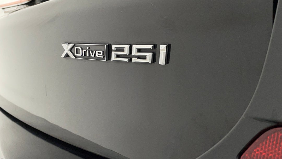 Badge (Boot Right Side)