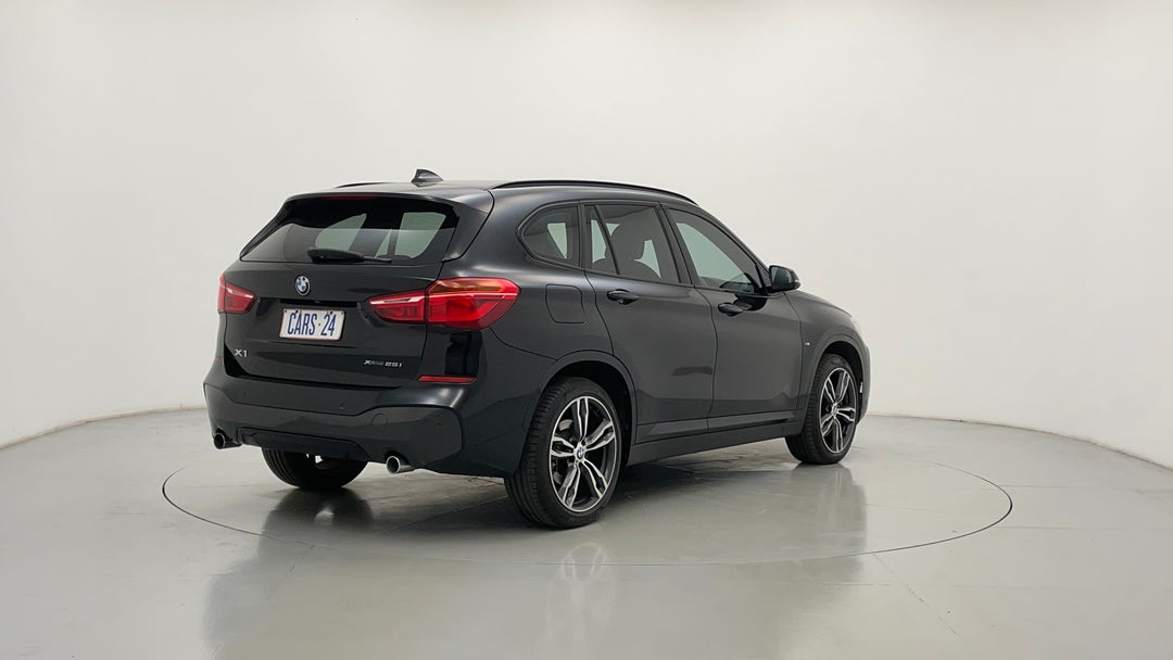 Right Back Diagonal (45- Degree) View