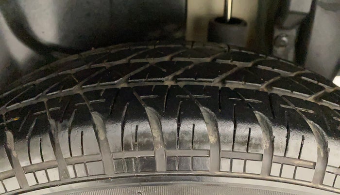 2014 Maruti Swift Dzire VDI BS IV, Diesel, Manual, 76,009 km, Left Rear Tyre Tread