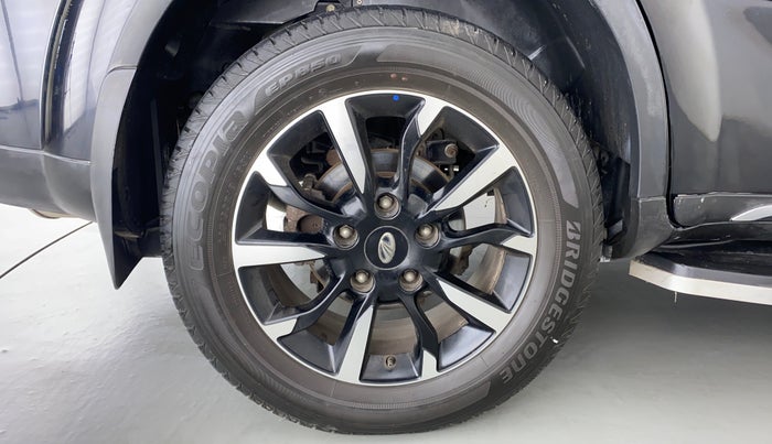 2019 Mahindra XUV500 W11 (O), Diesel, Manual, 23,017 km, Right Rear Wheel