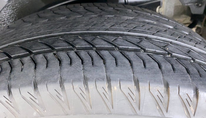 2019 Mahindra XUV500 W11 (O), Diesel, Manual, 23,017 km, Left Rear Tyre Tread