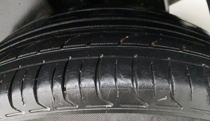 2013 Maruti Swift Dzire ZXI 1.2 BS IV, Petrol, Manual, 89,086 km, Left Front Tyre Tread