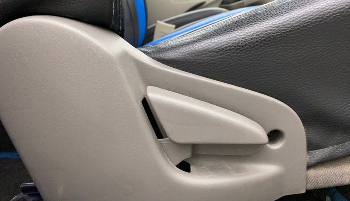 2017 Datsun Go ANNIVERSARY EDITION, Petrol, Manual, 71,346 km, Driver Side Adjustment Panel