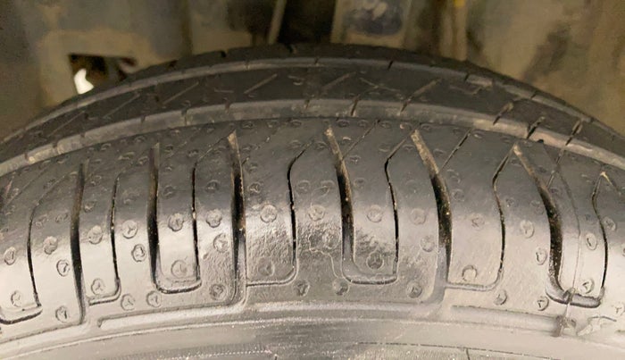 2017 Datsun Go ANNIVERSARY EDITION, Petrol, Manual, 71,346 km, Left Front Tyre Tread