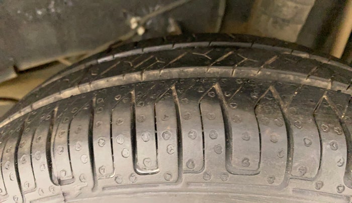 2017 Datsun Go ANNIVERSARY EDITION, Petrol, Manual, 71,346 km, Left Rear Tyre Tread