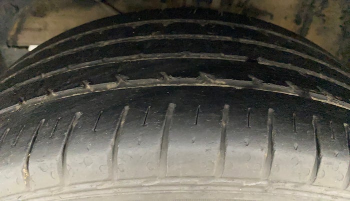 2017 Maruti Baleno ALPHA PETROL 1.2, Petrol, Manual, 65,806 km, Left Front Tyre Tread