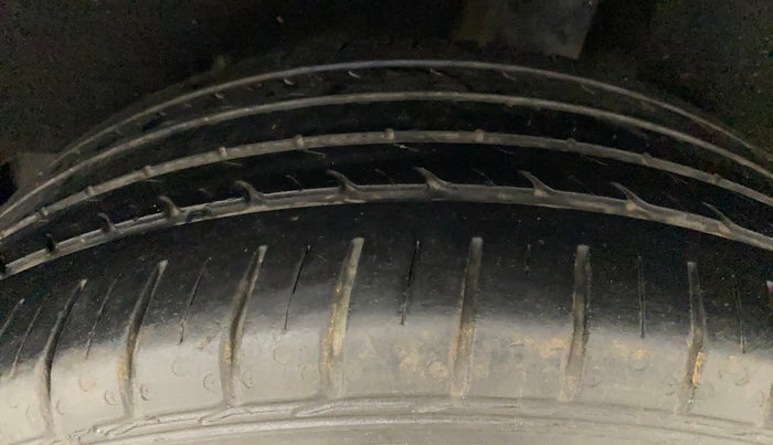 2017 Maruti Baleno ALPHA PETROL 1.2, Petrol, Manual, 65,806 km, Left Rear Tyre Tread