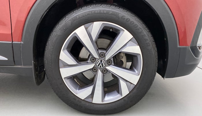 2022 Volkswagen TAIGUN TOPLINE 1.0 TSI AT, Petrol, Automatic, 9,955 km, Right Front Wheel