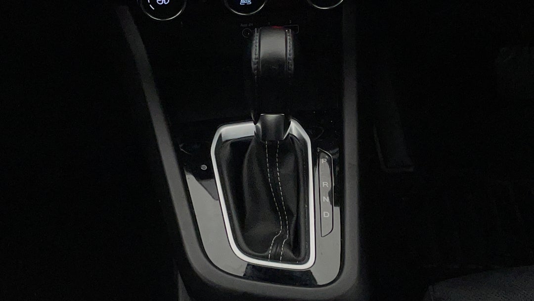 2023 Renault Arkana Zen, Automatic, 58750 km, Gear Lever 