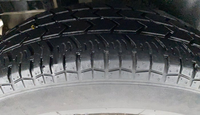2017 Maruti Swift VDI OPT, Diesel, Manual, 53,768 km, Right Rear Tyre Tread