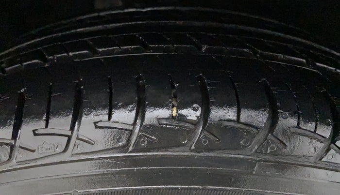 2016 Maruti Baleno DELTA 1.2 K12, CNG, Manual, 52,332 km, Left Front Tyre Tread