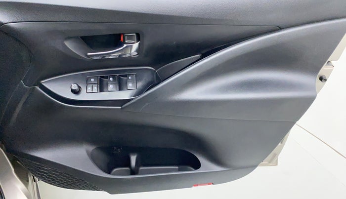 2016 Toyota Innova Crysta 2.8 GX AT 8 STR, Diesel, Automatic, 74,317 km, Driver Side Door Panels Control