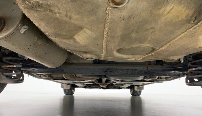 2015 Volkswagen Vento HIGHLINE PETROL, Petrol, Manual, 86,089 km, Rear Underbody