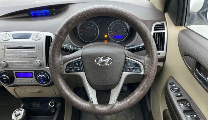 2012 Hyundai i20 ASTA 1.4 CRDI, Diesel, Manual, 1,21,416 km, Steering Wheel Close Up