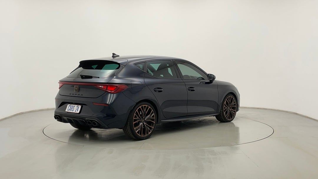 Right Back Diagonal (45- Degree) View