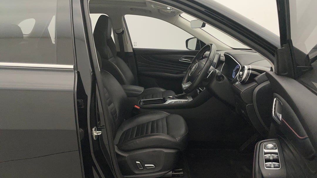 2021 MG HS Essence, Automatic, 78470 km, Right Side Front Door Cabin View