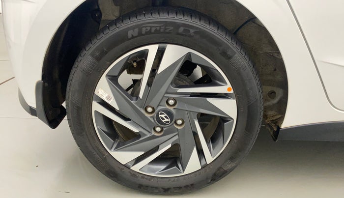 2021 Hyundai NEW I20 ASTA (O) 1.2 MT, Petrol, Manual, 17,708 km, Right Rear Wheel