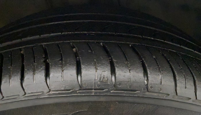 2021 Hyundai NEW I20 ASTA (O) 1.2 MT, Petrol, Manual, 17,708 km, Right Front Tyre Tread