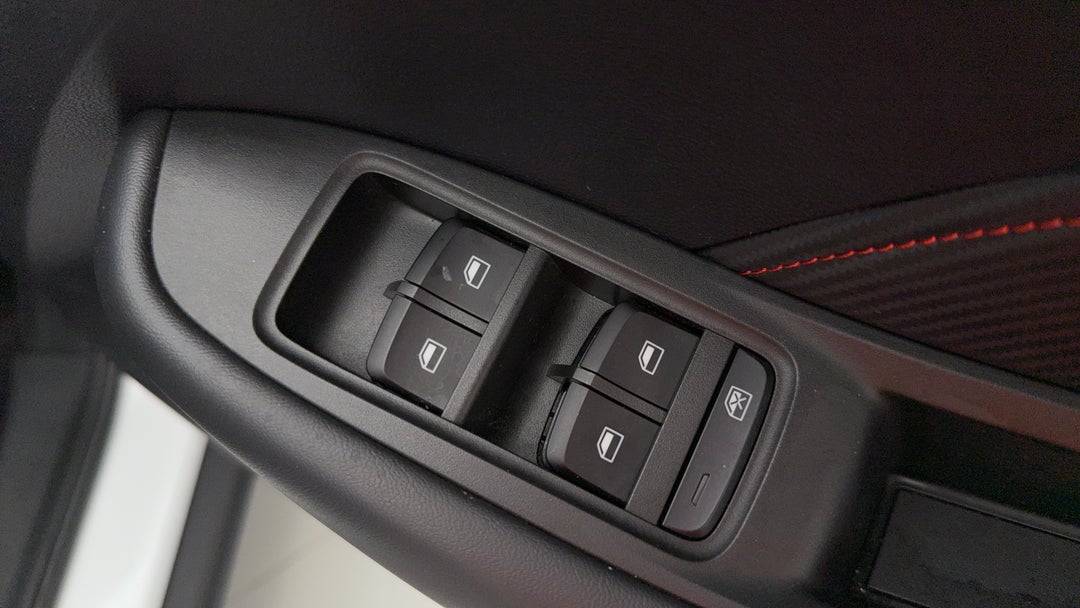 2022 MG ZS EV Essence, Automatic, 39983 km, Drivers Side Door Panel Controls