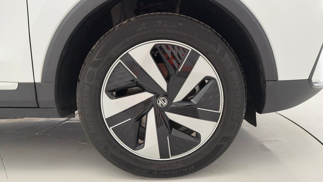 2022 MG ZS EV Essence, Automatic, 39983 km, Right Front Wheel