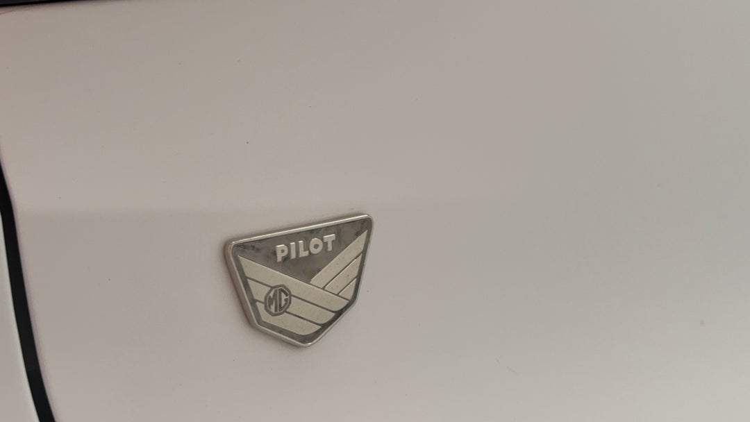 2022 MG ZS EV Essence, Automatic, 39983 km, Badge (Boot Left Side)