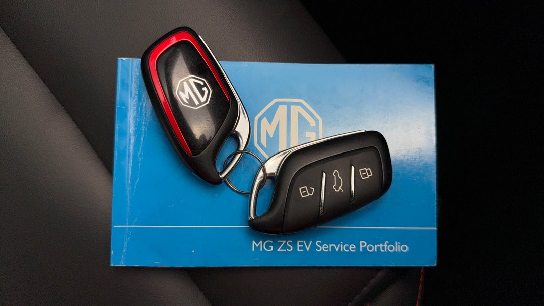 2022 MG ZS EV Essence, Automatic, 39983 km, Key Close-up