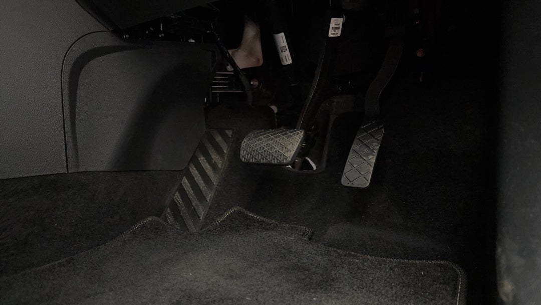 2022 MG ZS EV Essence, Automatic, 39983 km, Pedals and Footmat