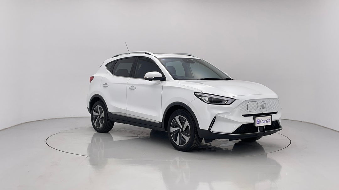 2022 MG ZS EV Essence, Automatic, 39983 km, Right Front Diagonal (45- Degree) View