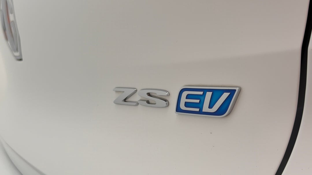 2022 MG ZS EV Essence, Automatic, 39983 km, Badge (Boot Right Side)