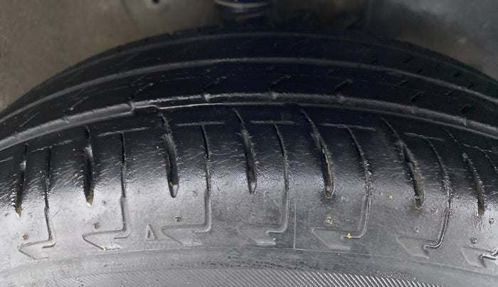 2018 Maruti IGNIS DELTA 1.2 K12 AMT, Petrol, Automatic, 23,717 km, Right Front Tyre Tread