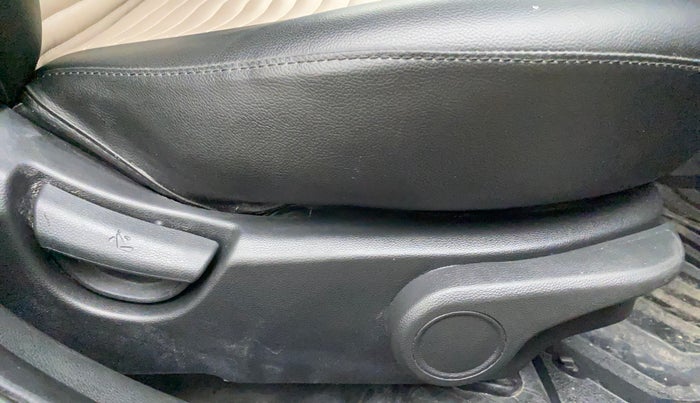 2019 Hyundai Grand i10 ASTA 1.2 KAPPA VTVT, Petrol, Manual, Driver Side Adjustment Panel