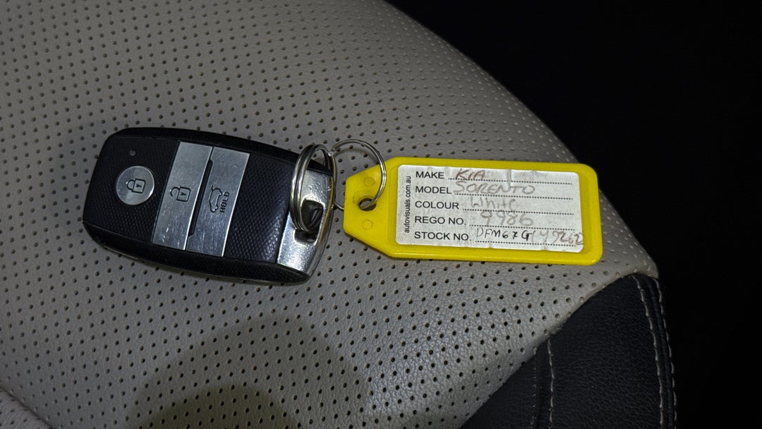 2016 Kia Sorento Platinum (4x4), Automatic, 138085 km, Key Close-up