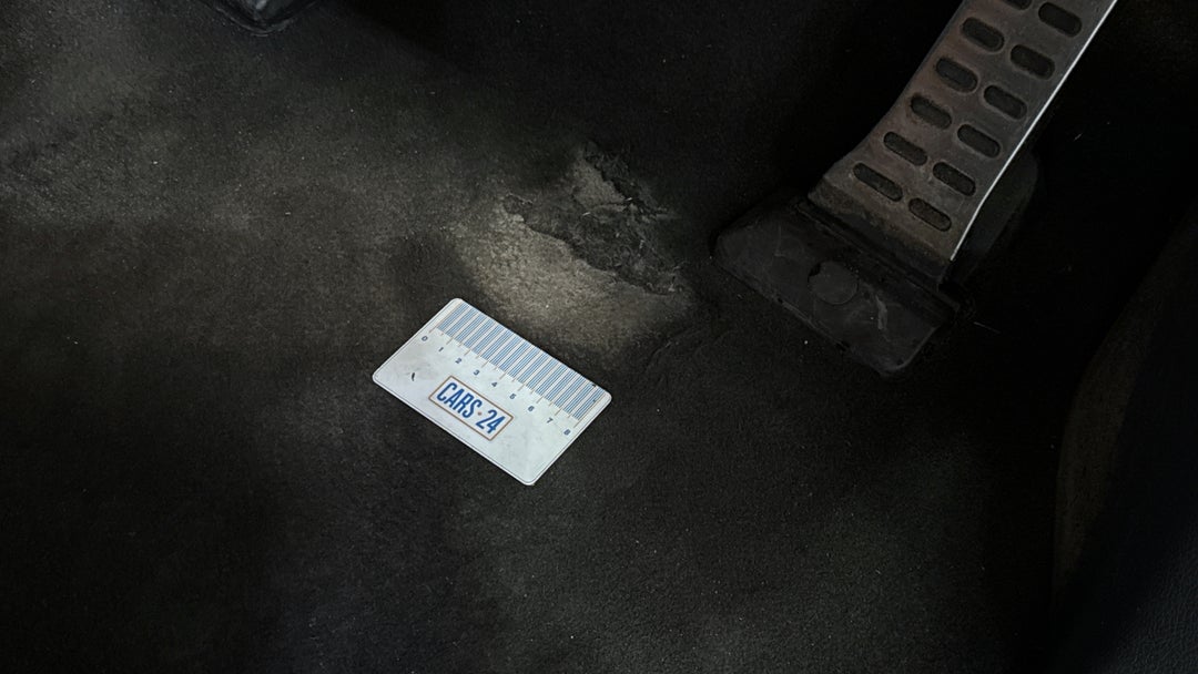 2016 Kia Sorento Platinum (4x4), Automatic, 138085 km, Floors / Carpets Wear