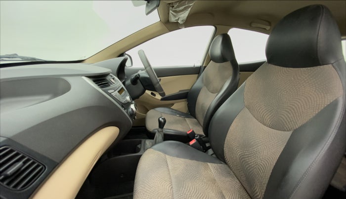 2015 Hyundai Eon SPORTZ, Petrol, Manual, 24,924 km, Right Side Front Door Cabin