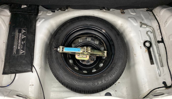 2015 Hyundai Eon SPORTZ, Petrol, Manual, 24,924 km, Spare Tyre