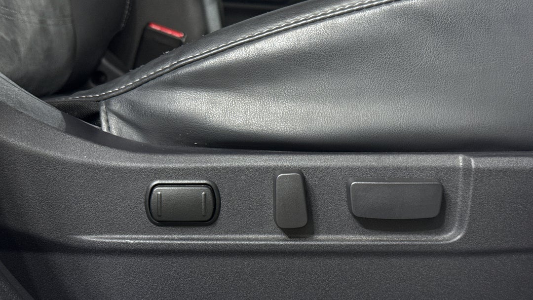 2020 Mitsubishi Outlander Ls 7 Seat (2WD), Automatic, 62579 km, Drivers Side Adjustment Panel