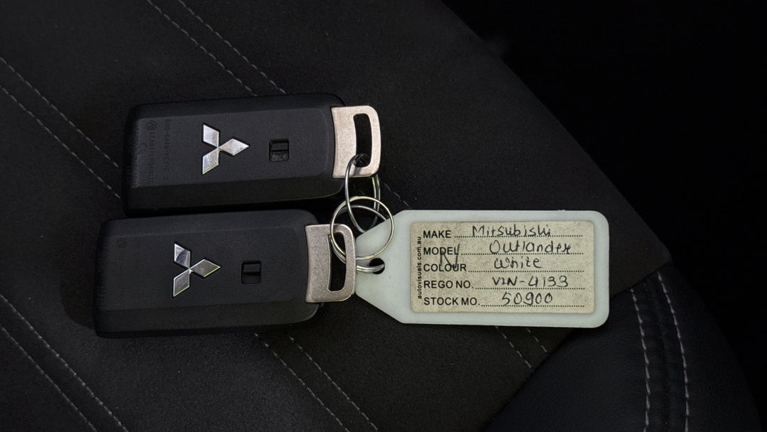 2020 Mitsubishi Outlander Ls 7 Seat (2WD), Automatic, 62579 km, Key Close-up