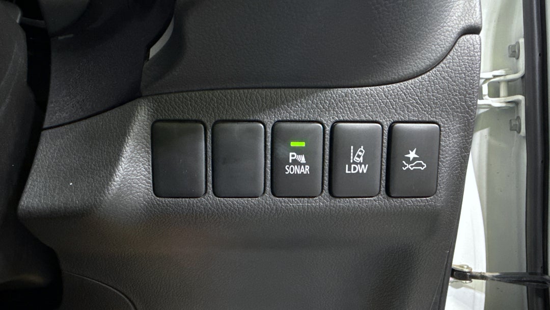 2020 Mitsubishi Outlander Ls 7 Seat (2WD), Automatic, 62579 km, Utility Switches/Buttons