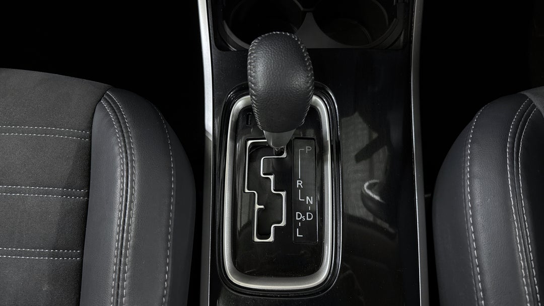 2020 Mitsubishi Outlander Ls 7 Seat (2WD), Automatic, 62579 km, Gear Lever 