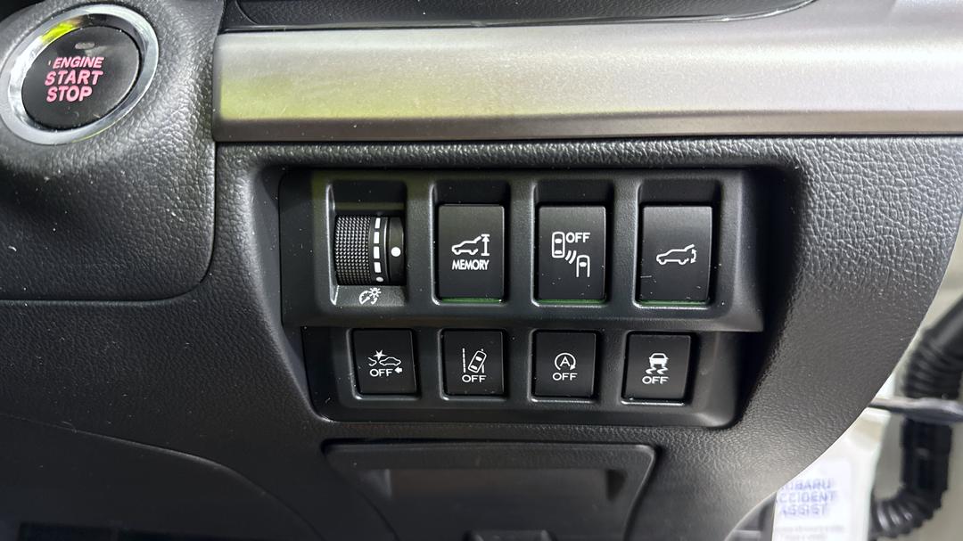 2016 Subaru Outback 2.5i Premium AWD, Automatic, 119746 km, Utility Switches/Buttons