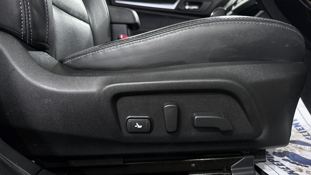 2016 Subaru Outback 2.5i Premium AWD, Automatic, 119746 km, Drivers Side Adjustment Panel