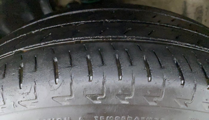 2017 Maruti IGNIS DELTA 1.2 K12, Petrol, Manual, 28,683 km, Right Front Tyre Tread