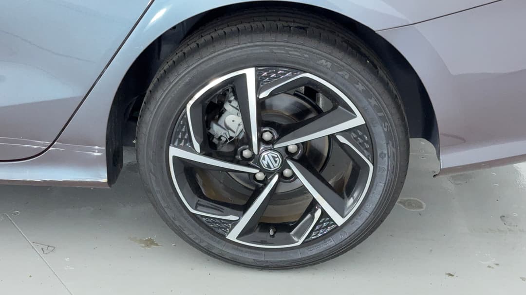 2024 MG Mg5 Essence, Automatic, 8371 km, Left Rear Wheel