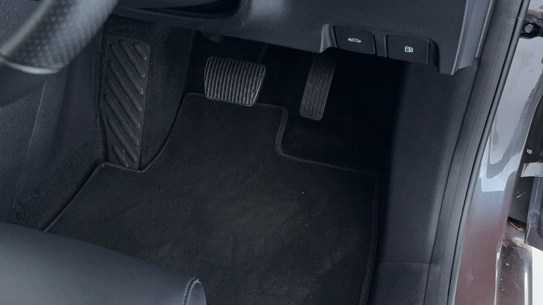 2024 MG Mg5 Essence, Automatic, 8371 km, Pedals and Footmat
