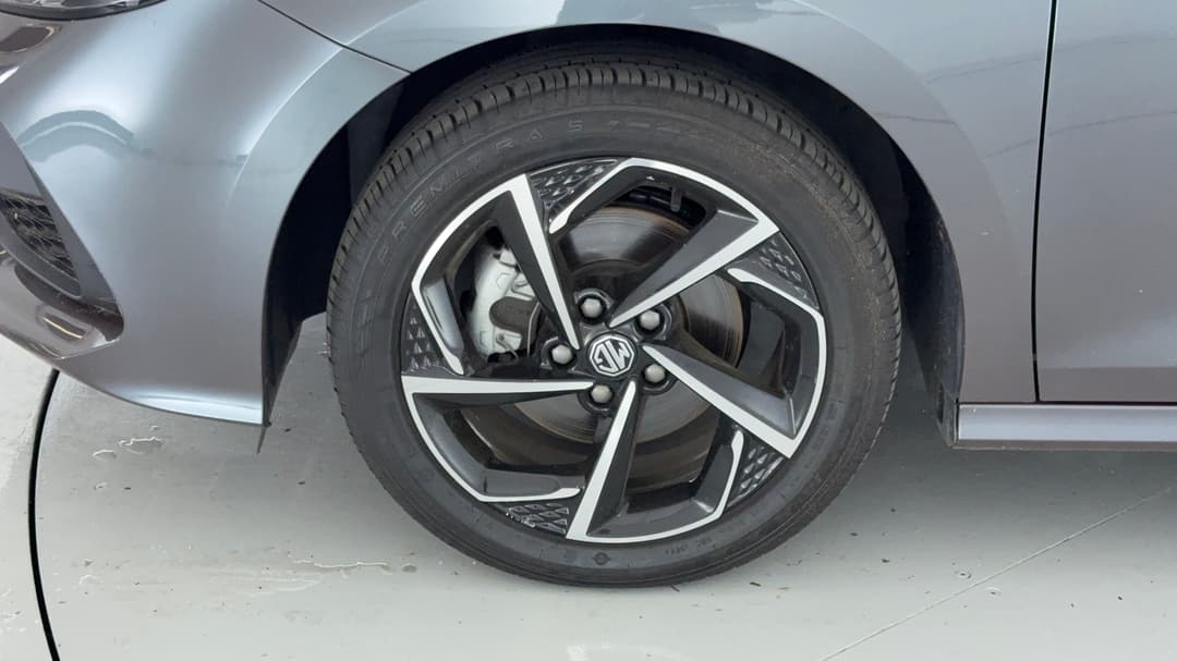 2024 MG Mg5 Essence, Automatic, 8371 km, Left Front Wheel