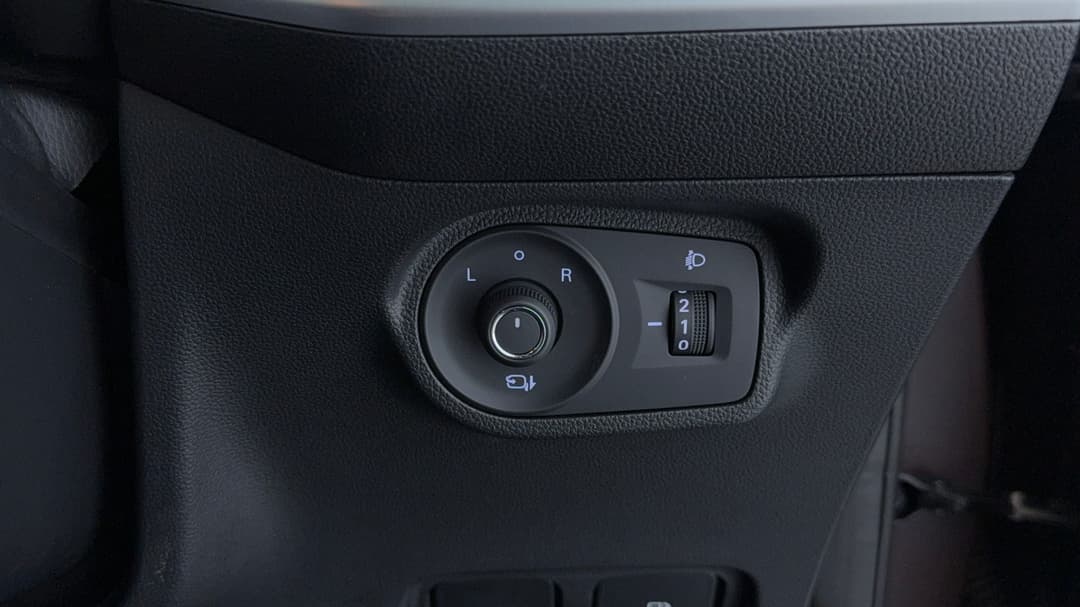 2024 MG Mg5 Essence, Automatic, 8371 km, Utility Switches/Buttons