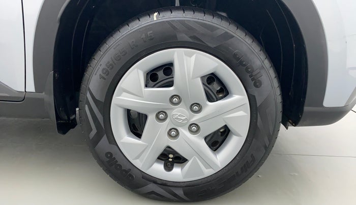 2021 Hyundai VENUE S MT 1.2 KAPPA, Petrol, Manual, 6,179 km, Right Front Wheel