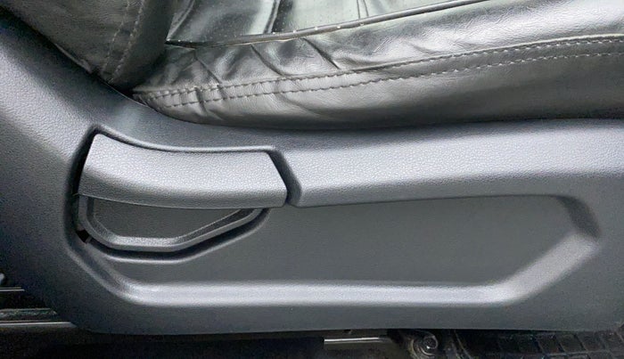 2021 Hyundai VENUE S MT 1.2 KAPPA, Petrol, Manual, 6,179 km, Driver Side Adjustment Panel