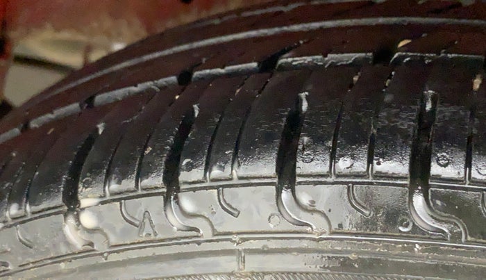 2014 Maruti Celerio VXI, Petrol, Manual, 62,765 km, Left Rear Tyre Tread