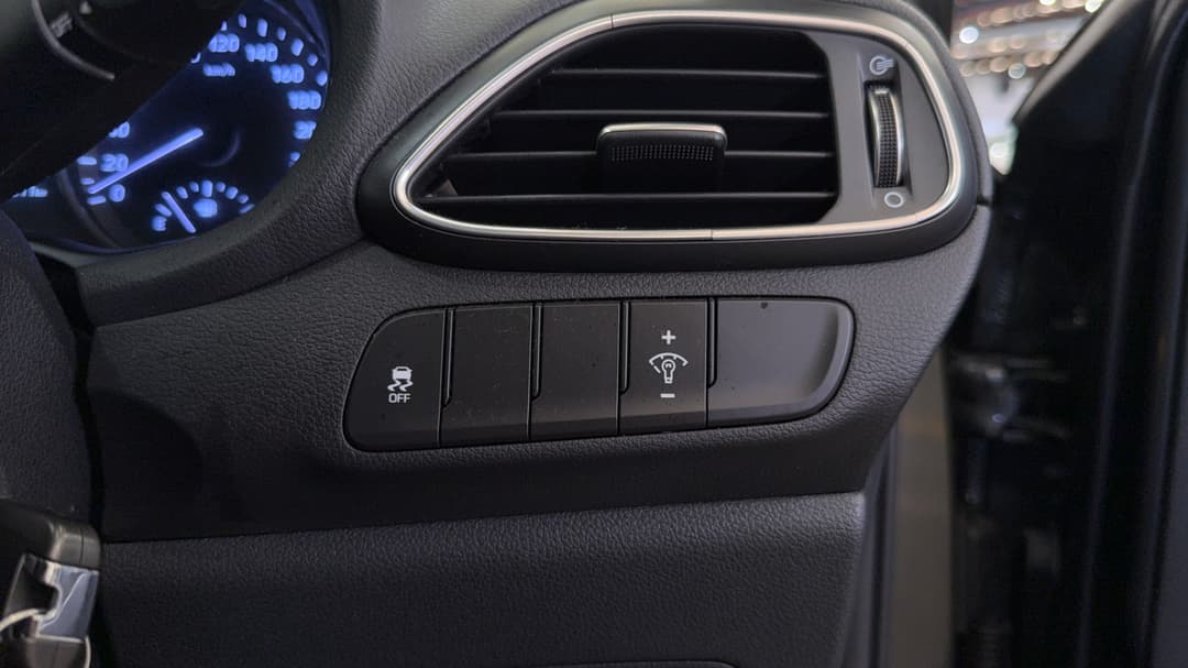 2020 Hyundai i30 Active, Automatic, 44511 km, Utility Switches/Buttons